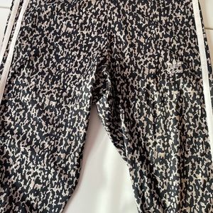 Adidas Originals Leoflage 3 Stripes legging *NWOT*